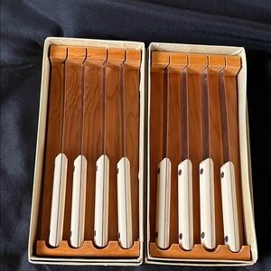 Elegant White Steak Knife Set